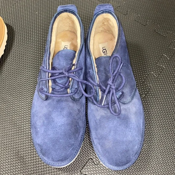 NWOT ugg slippers - Picture 2 of 4